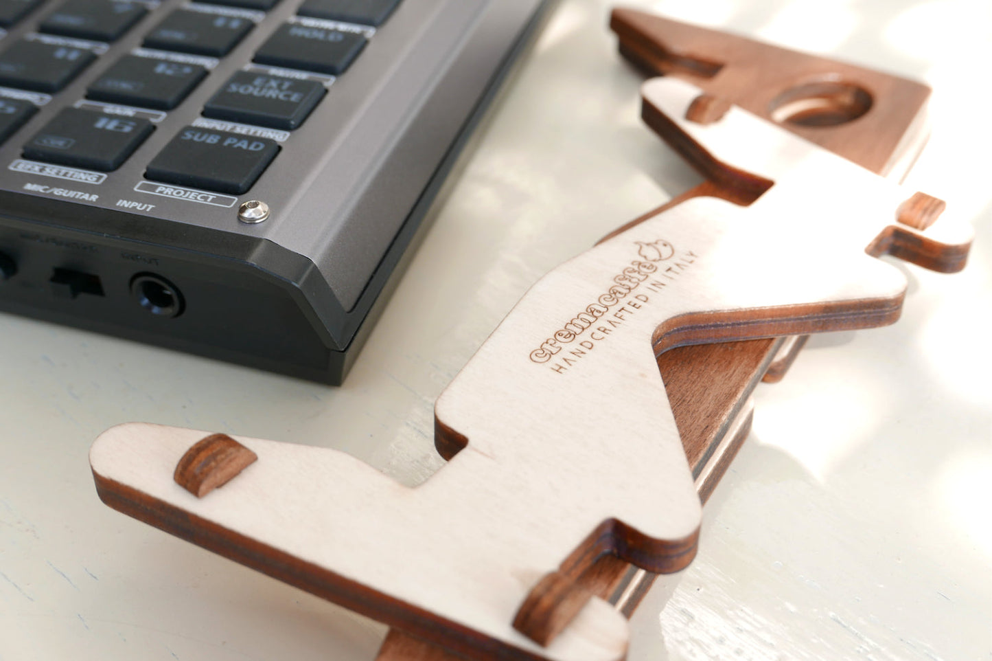 KOLIBRI Stand and SP-404 MK2 | Cremacaffe Design