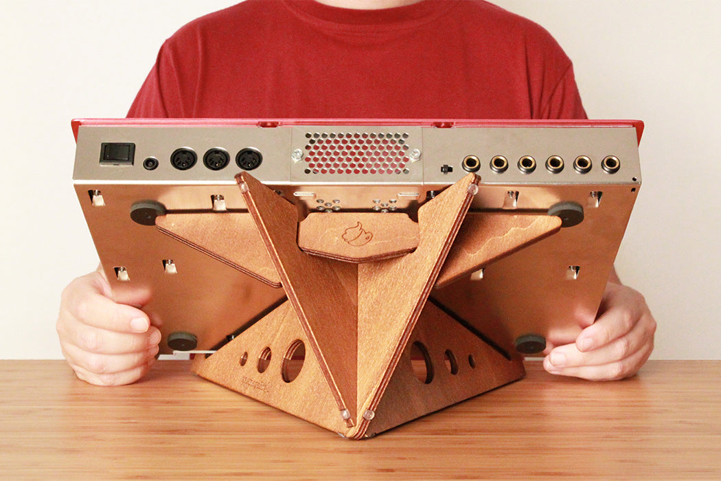 SPIKE XL synth stand by Cremacaffè Design