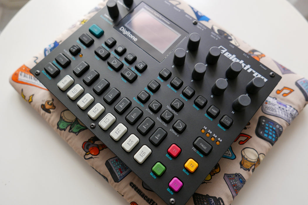 Cremacaffe Design Padded Pouch for the Elektron Digitone and Digitakt