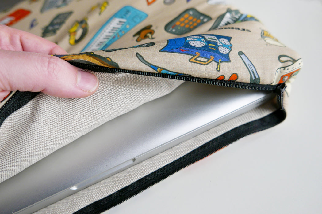 Cremacaffe Design Padded Pouch for the Macbook Pro 13"